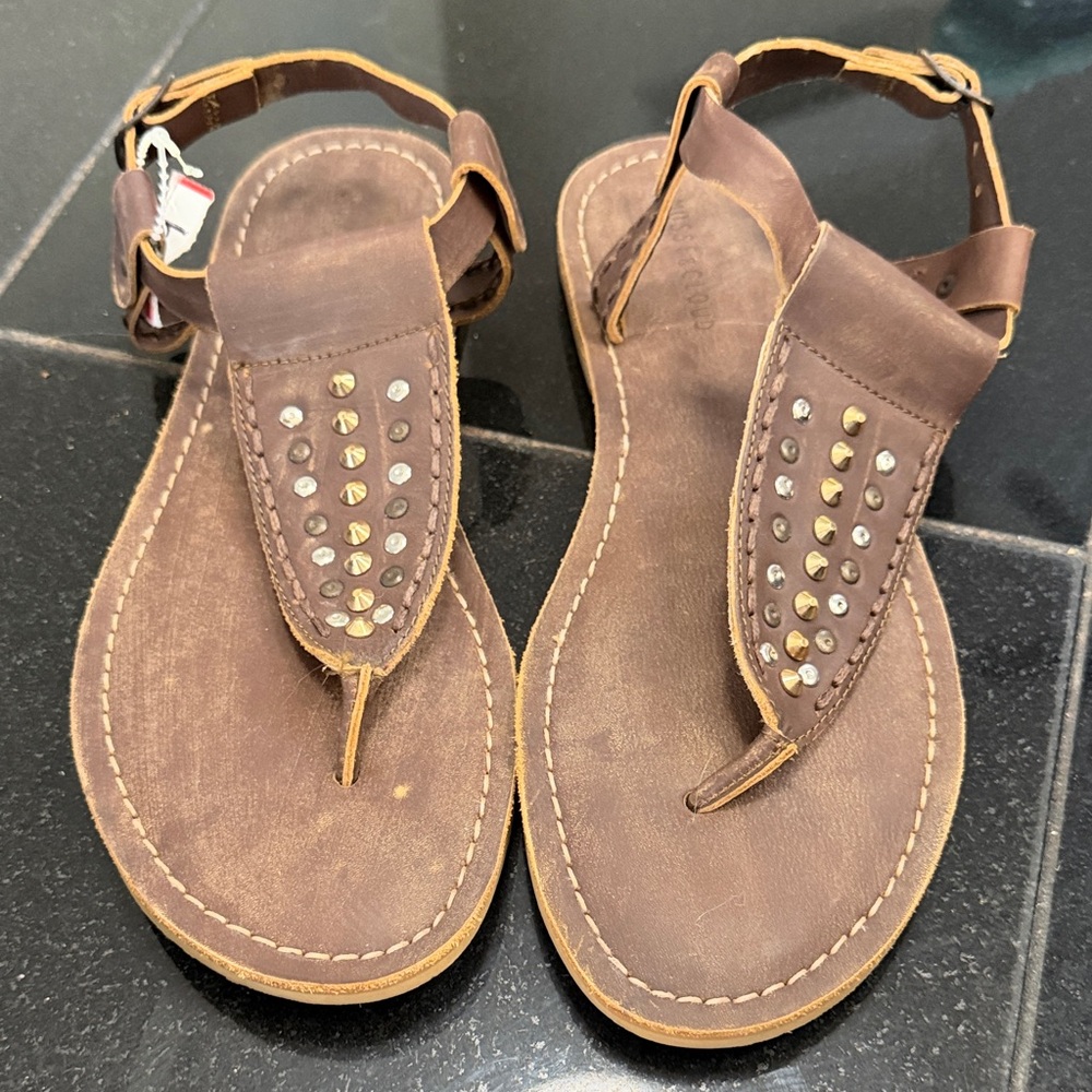 Musse & Cloud Brown Studded Leather Thong Sandals